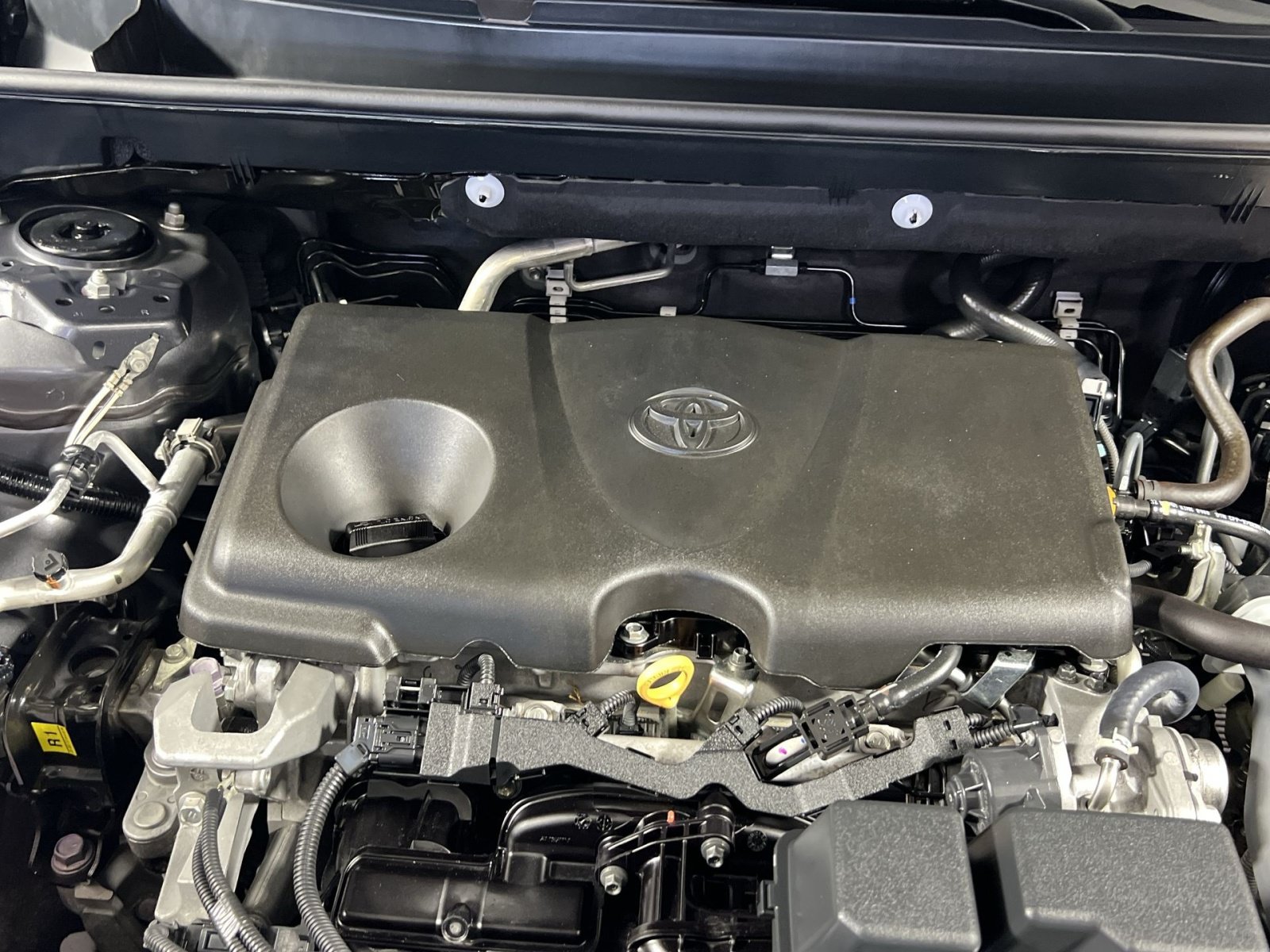 Used 2025 Toyota RAV4 LE AWD/4WD image 29