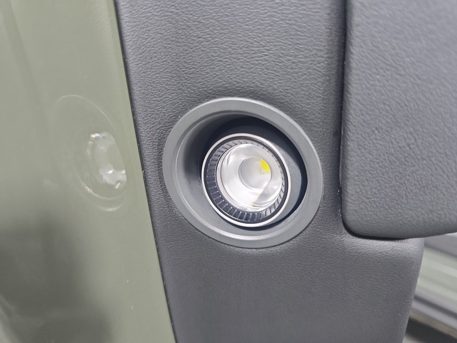 Used 2023 Rivian R1S Launch Edition AWD/4WD image 32
