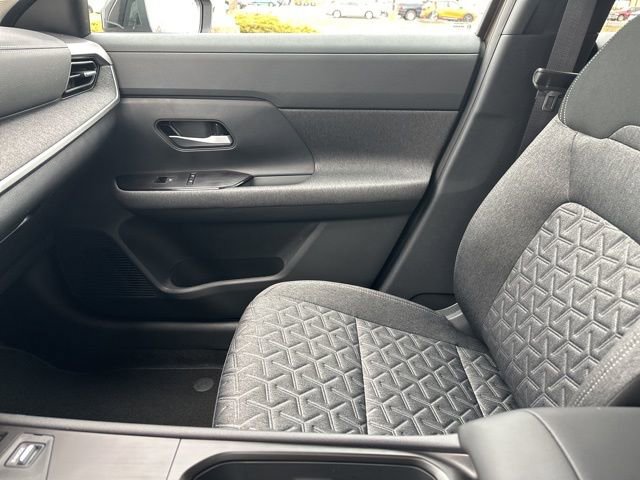 New 2026 Nissan Kicks SV w/ SV Premium Package FWD image 25