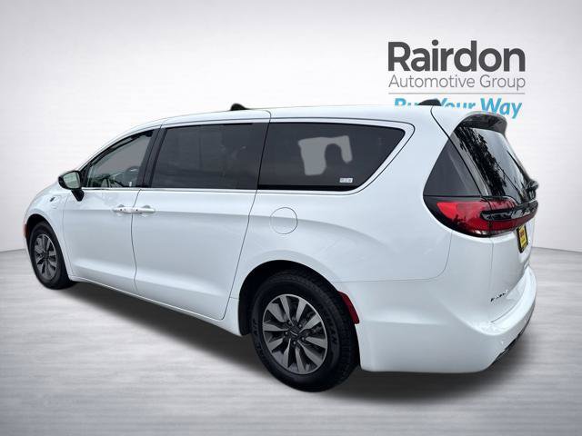 Used 2024 Chrysler Pacifica Limited FWD image 5