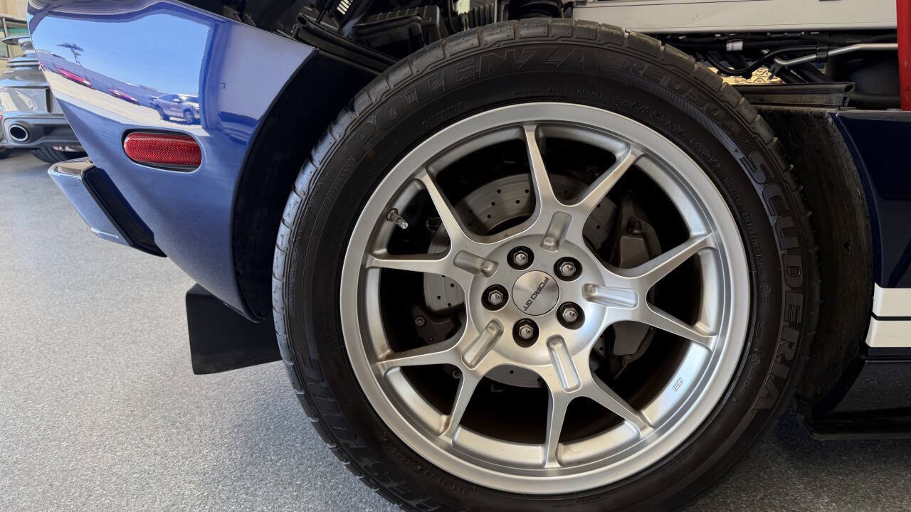 Used 2006 Ford GT RWD image 53