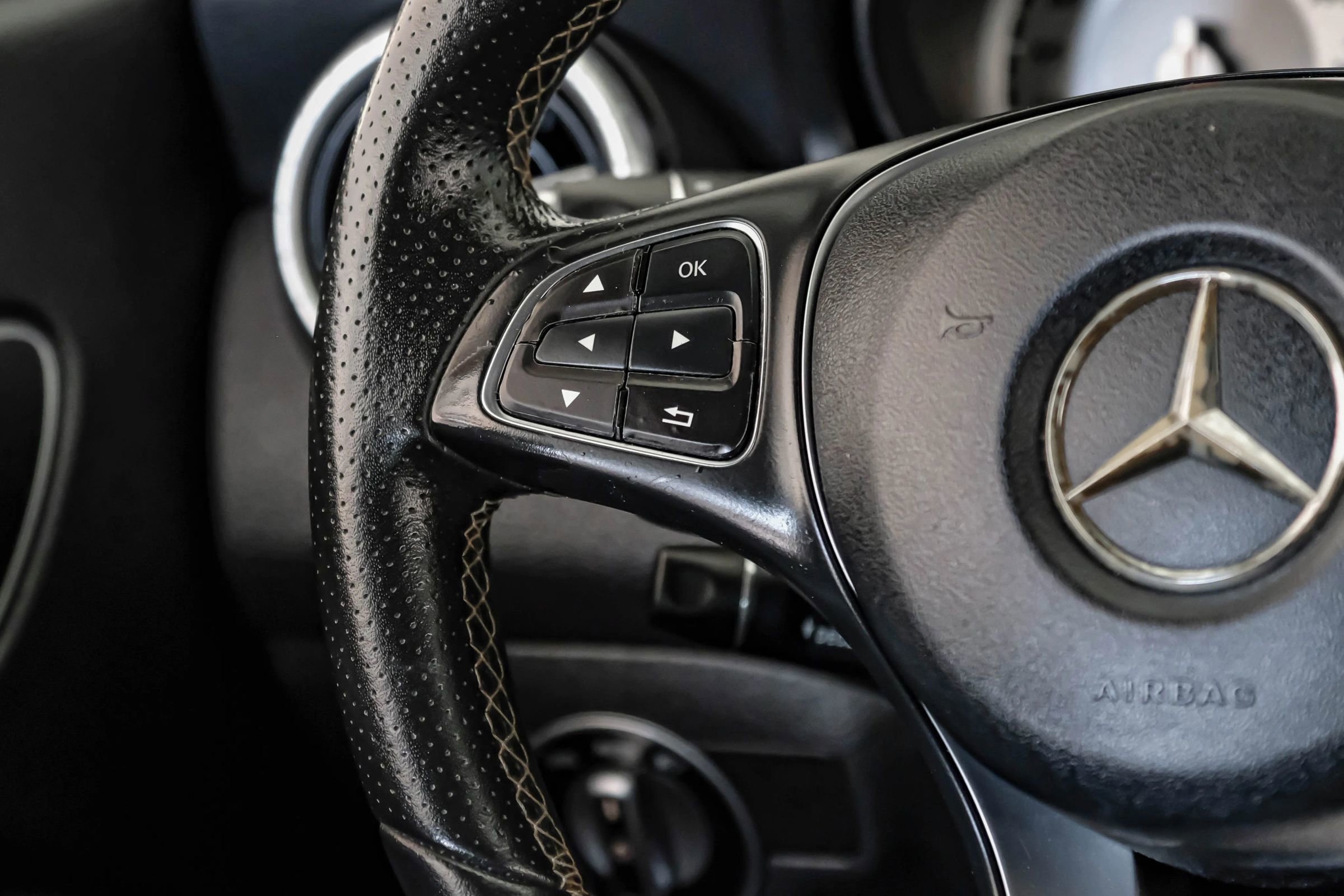 Used 2016 Mercedes-Benz CLA 250 4MATIC w/ Premium 1 Package image 16