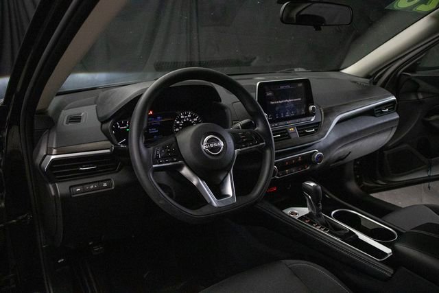 Used 2023 Nissan Altima 2.5 SV image 21