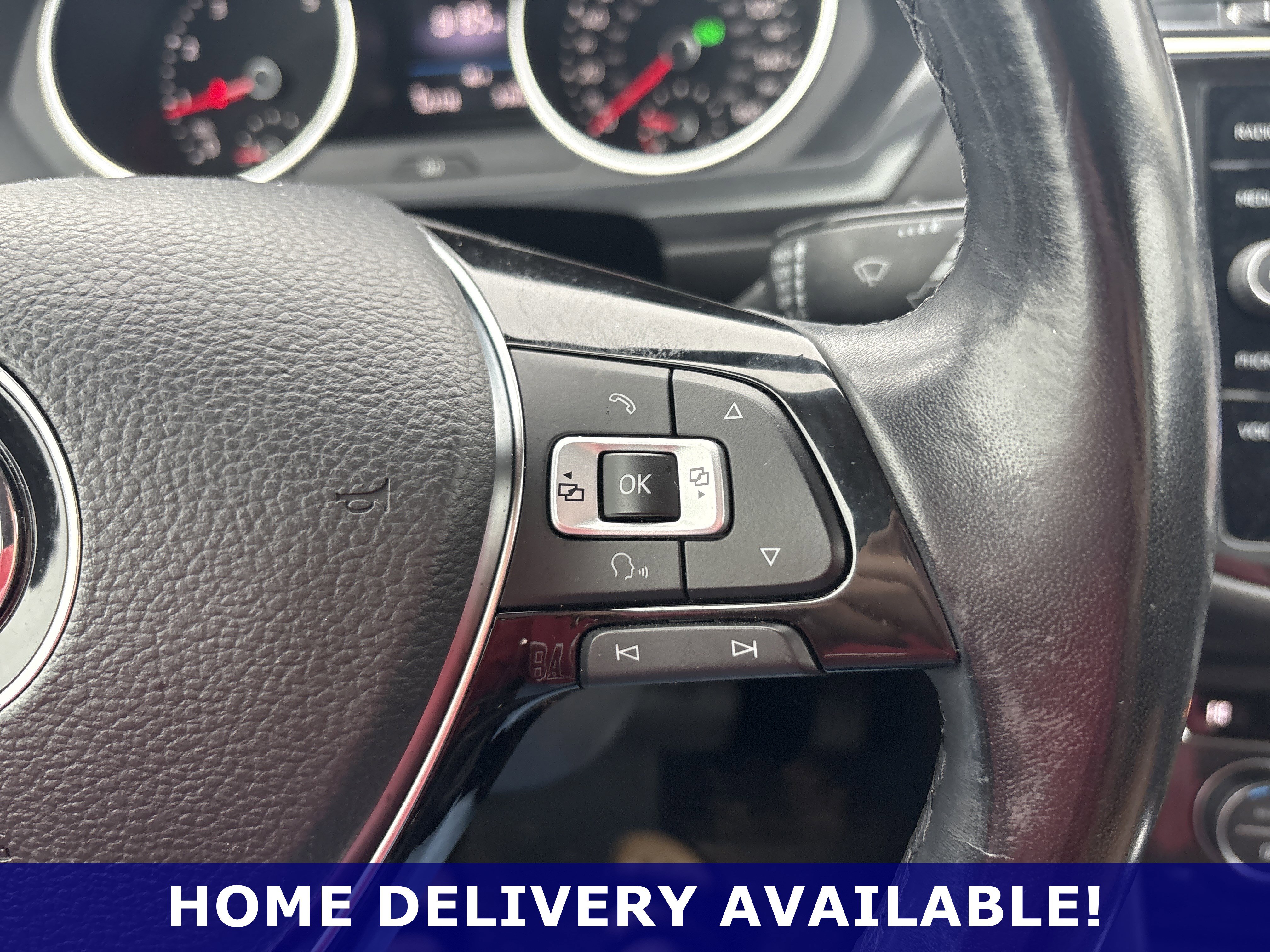 Used 2018 Volkswagen Tiguan SEL image 22