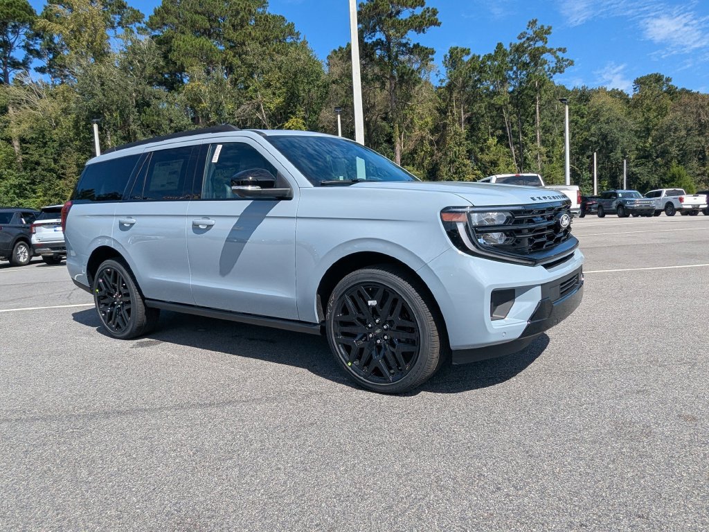 New 2027 Ford Expedition Platinum w/ Stealth Performance Package AWD/4WD image 2