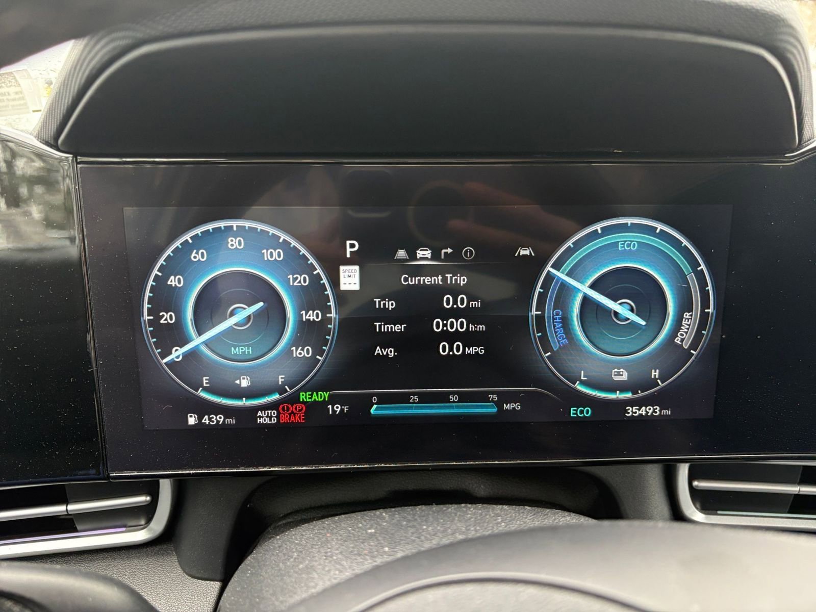 Used 2025 Hyundai Elantra Limited image 41
