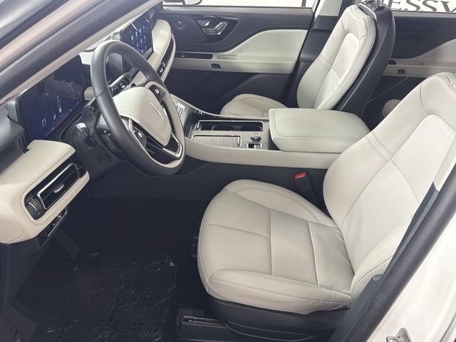 New 2026 Lincoln Aviator AWD image 19