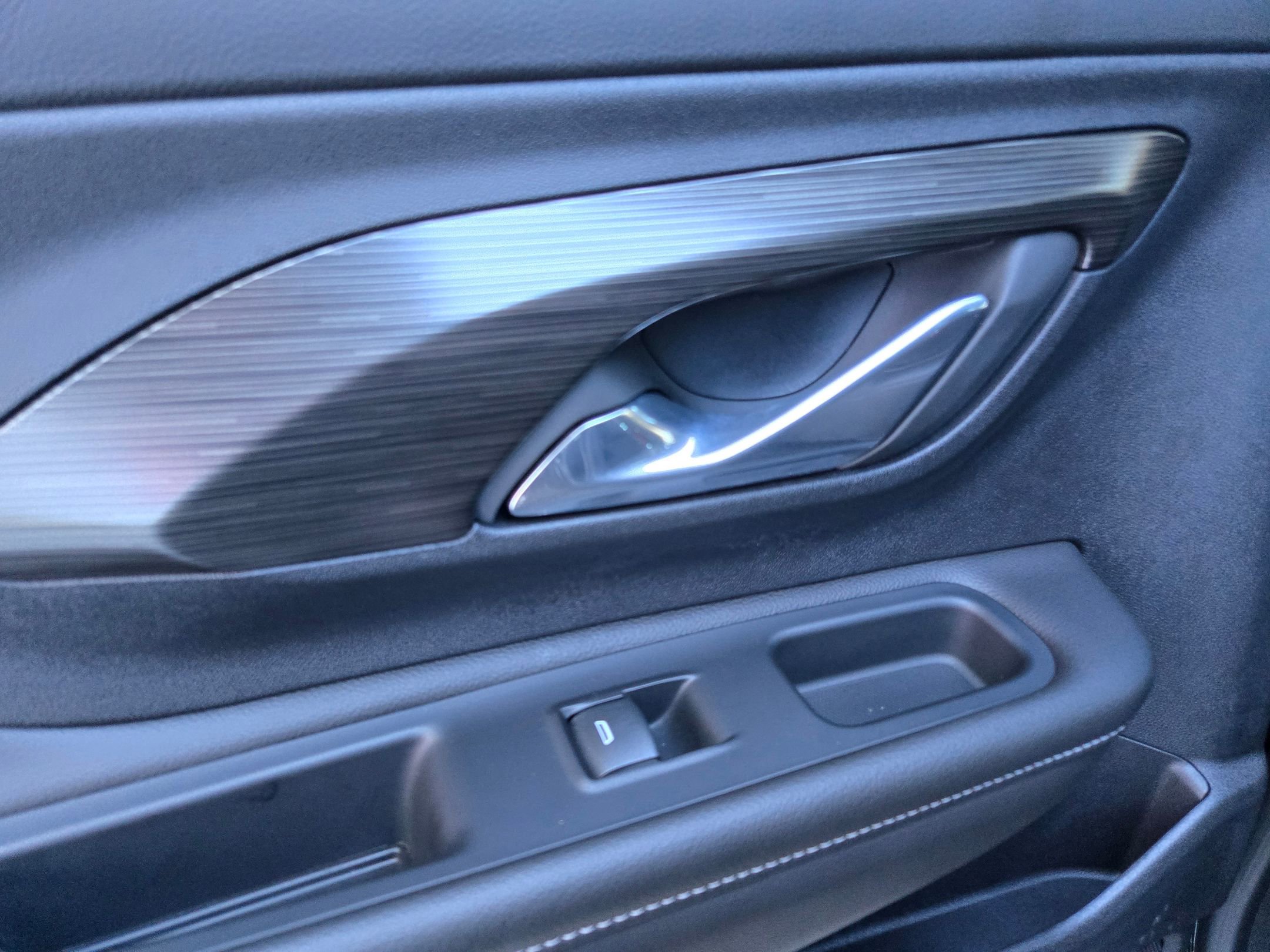 Used 2023 GMC Terrain SLT w/ LPO, Floor Liner Package image 29