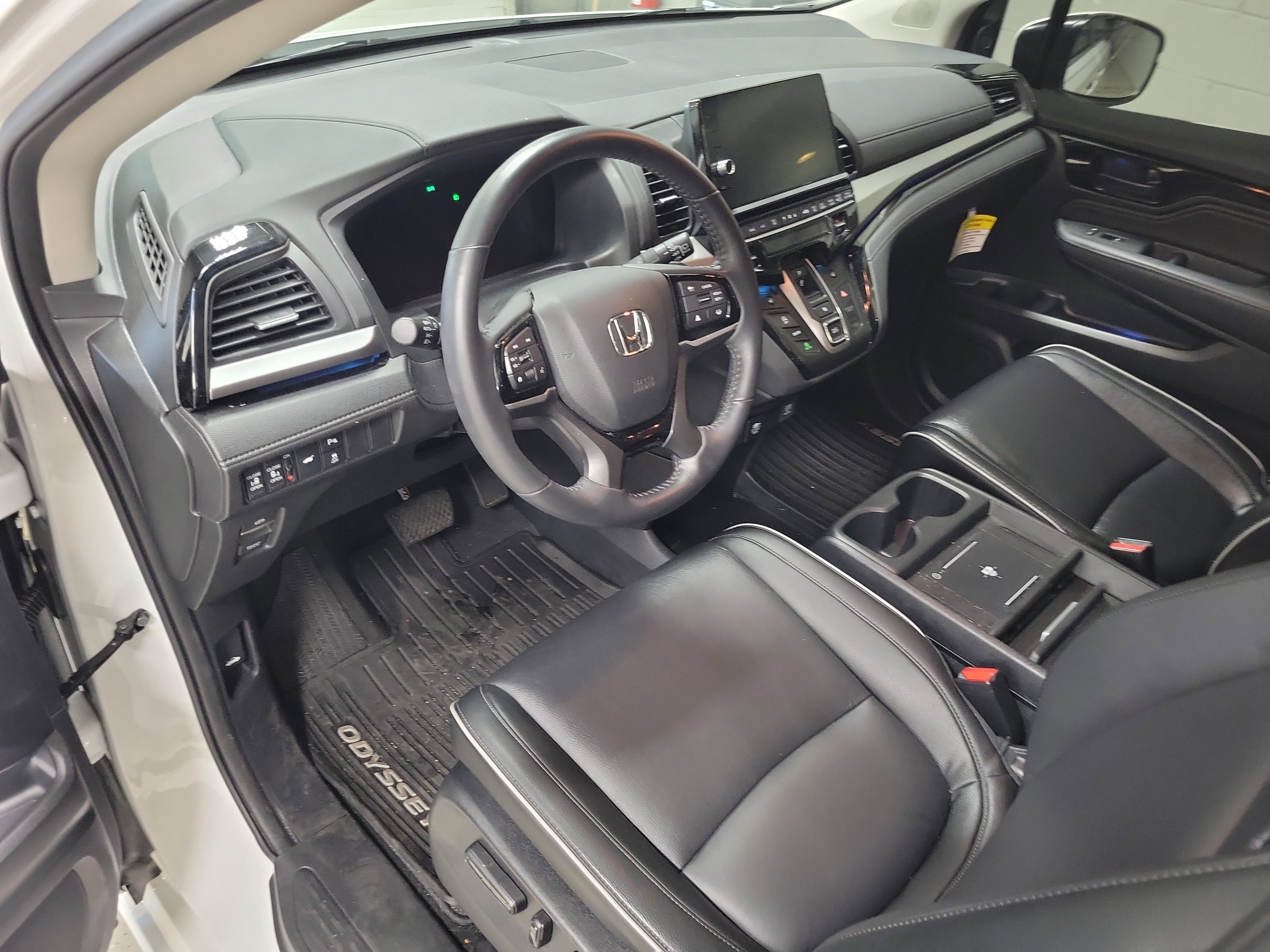 Certified 2025 Honda Odyssey Touring image 19