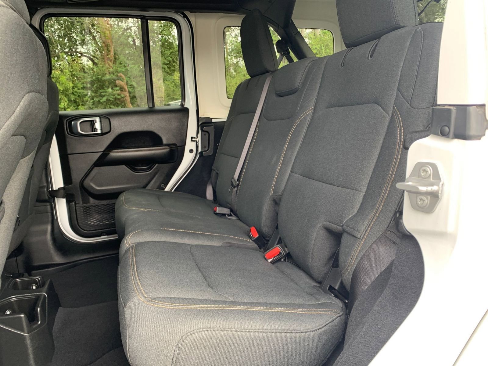 Used 2025 Jeep Wrangler Sahara image 24