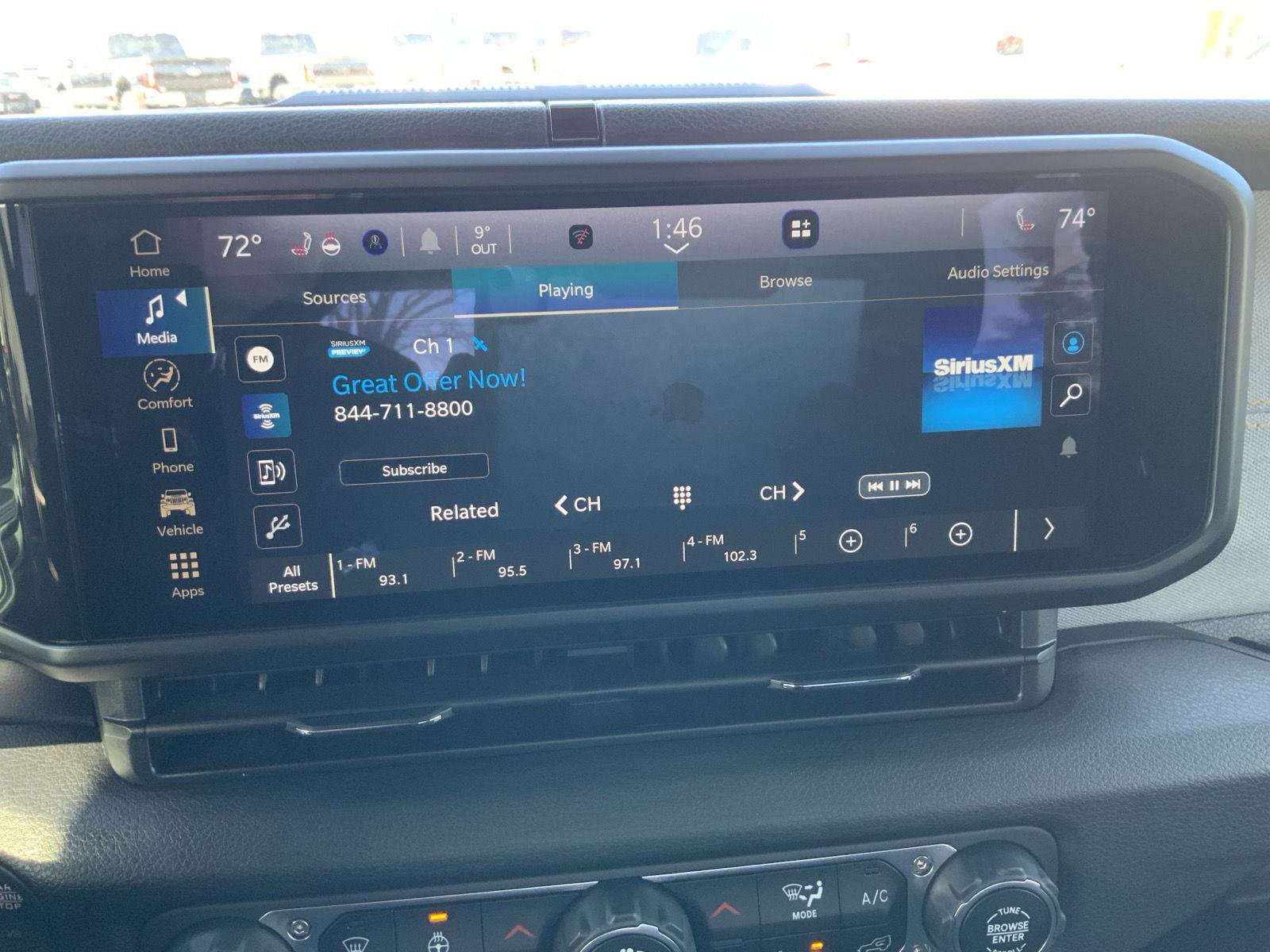 Used 2025 Jeep Wrangler Sport image 31