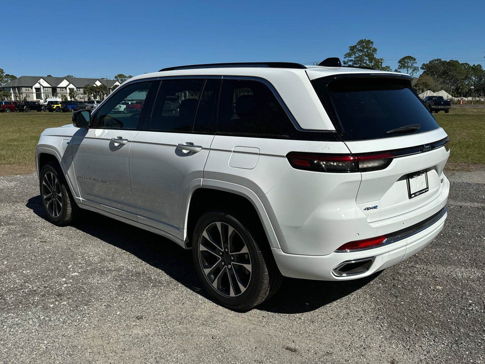 New 2024 Jeep Grand Cherokee Overland w/ Trailer Tow Package AWD/4WD image 5