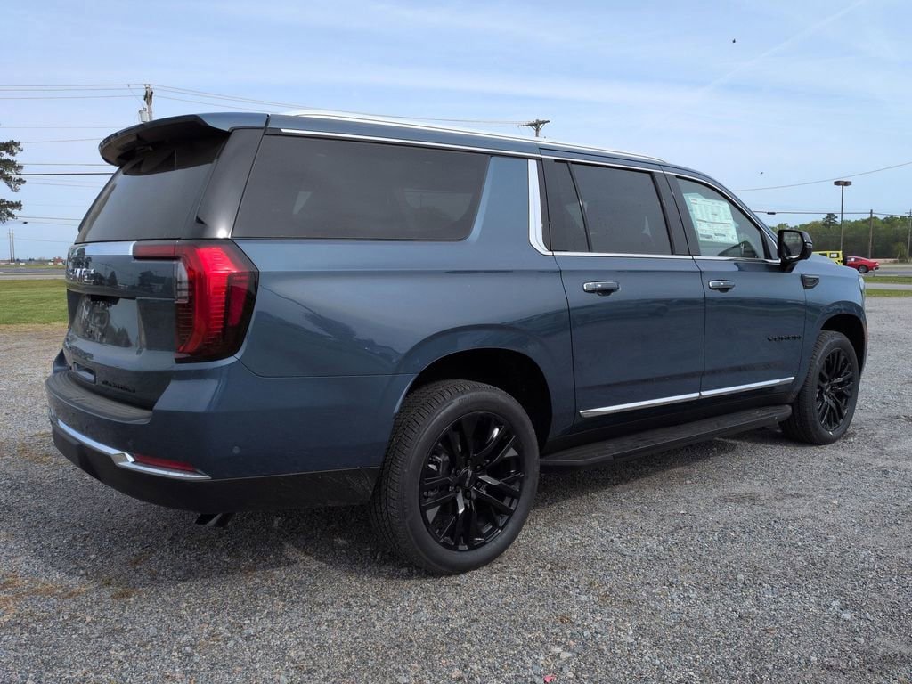 New 2026 GMC Yukon XL Elevation w/ Elevation Premium Package AWD/4WD image 3