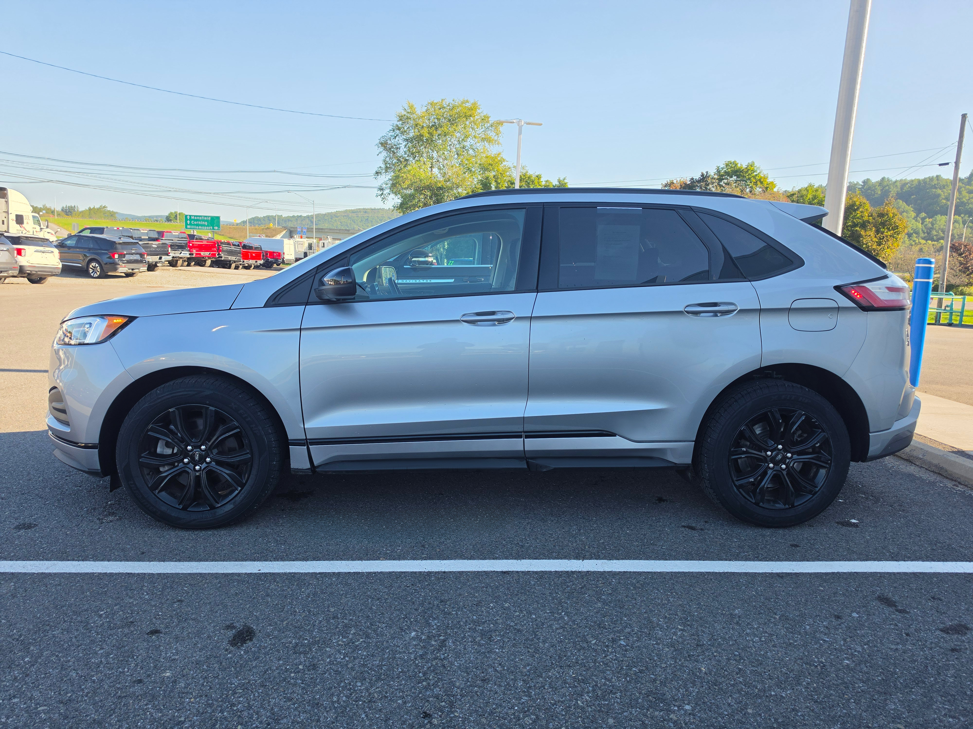 Used 2024 Ford Edge SE w/ Black Appearance Package AWD/4WD image 7