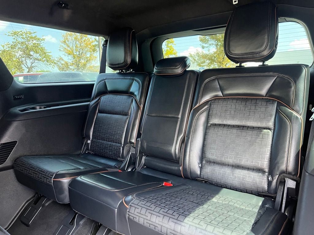Certified 2025 Lincoln Navigator L Black Label AWD/4WD image 21