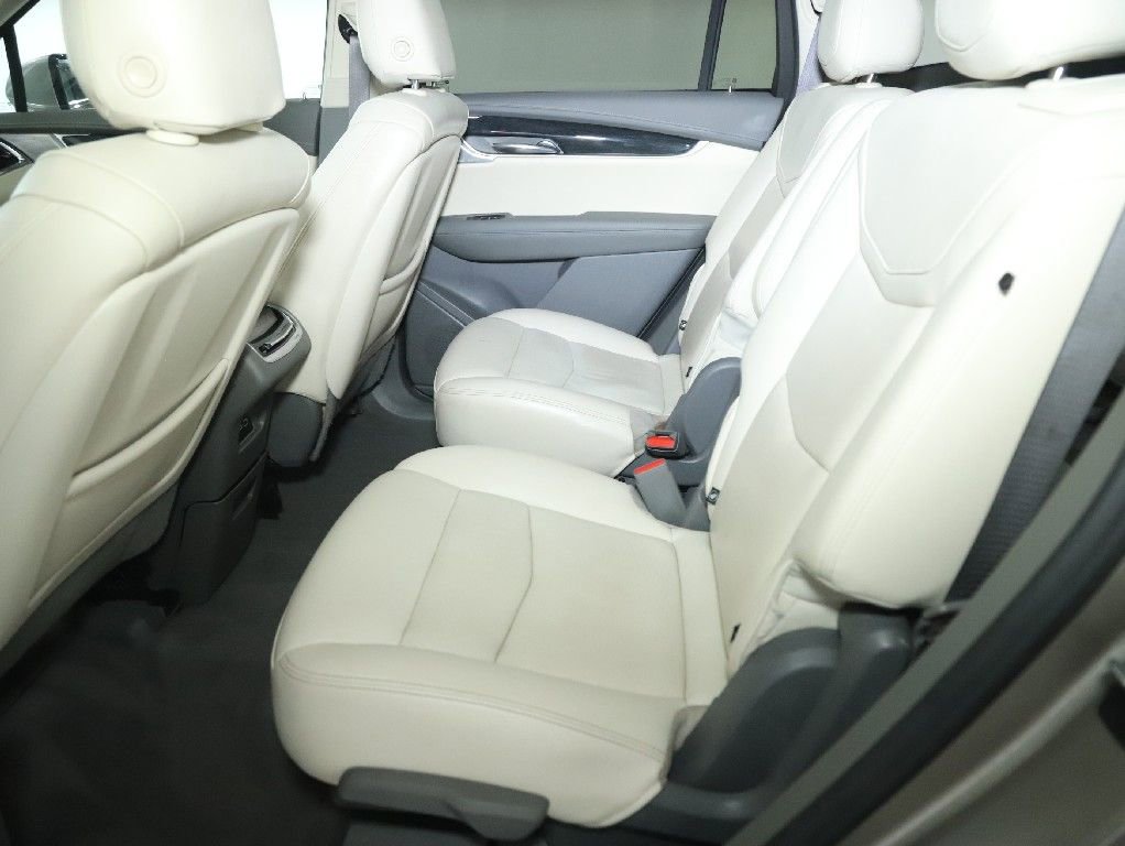 Used 2023 Cadillac XT6 Premium Luxury w/ Technology Package image 14
