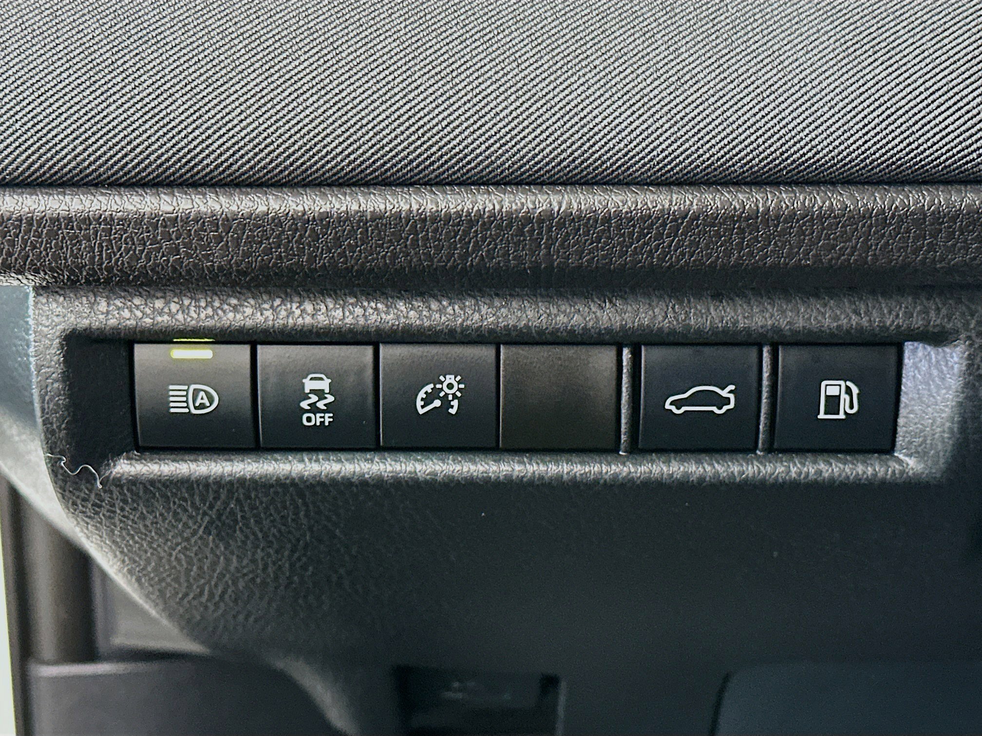 Used 2025 Toyota Camry LE image 17