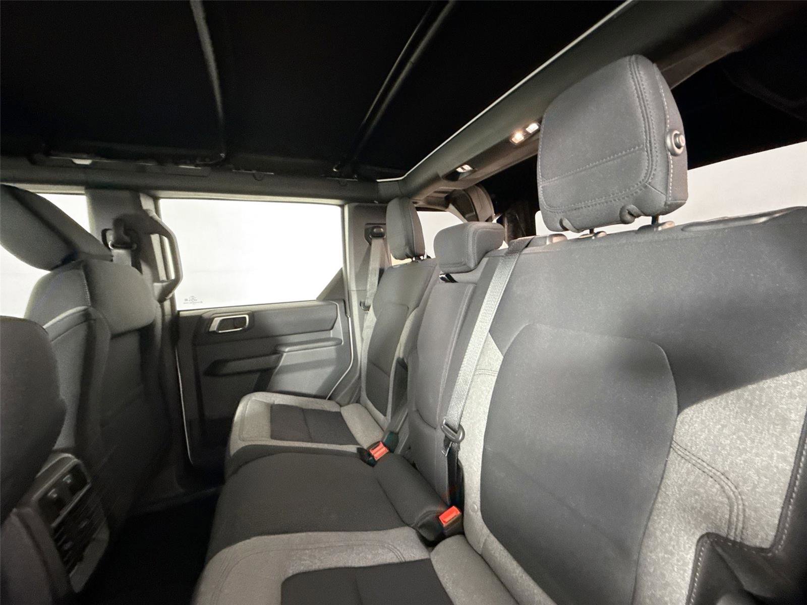 Used 2025 Ford Bronco 4-Door AWD/4WD image 28