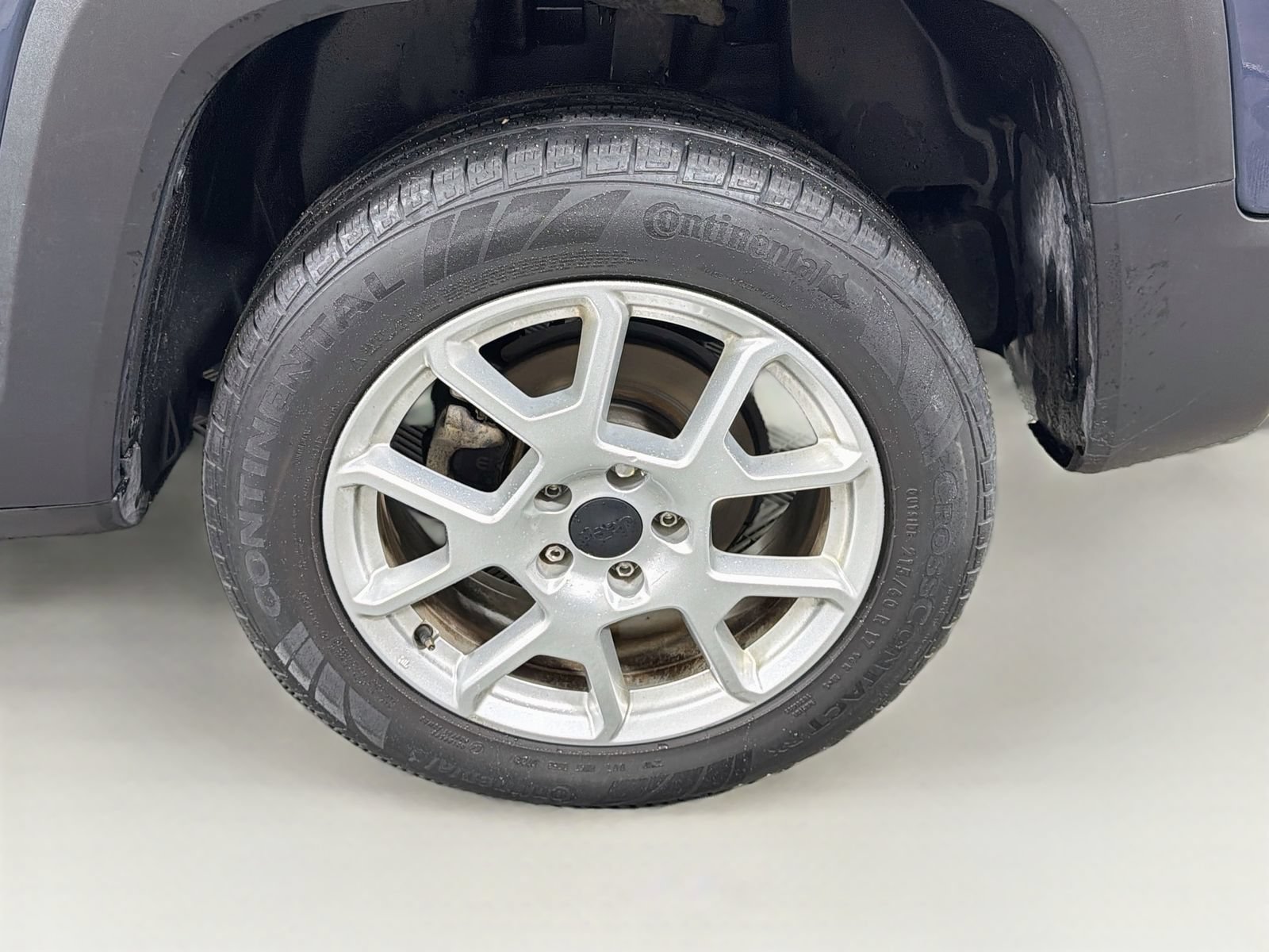 Used 2023 Jeep Renegade Latitude AWD/4WD image 32