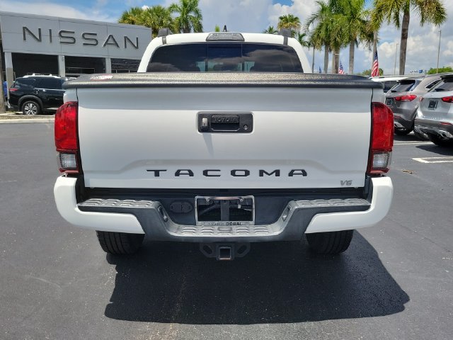 Used 2018 Toyota Tacoma TRD Sport RWD image 5