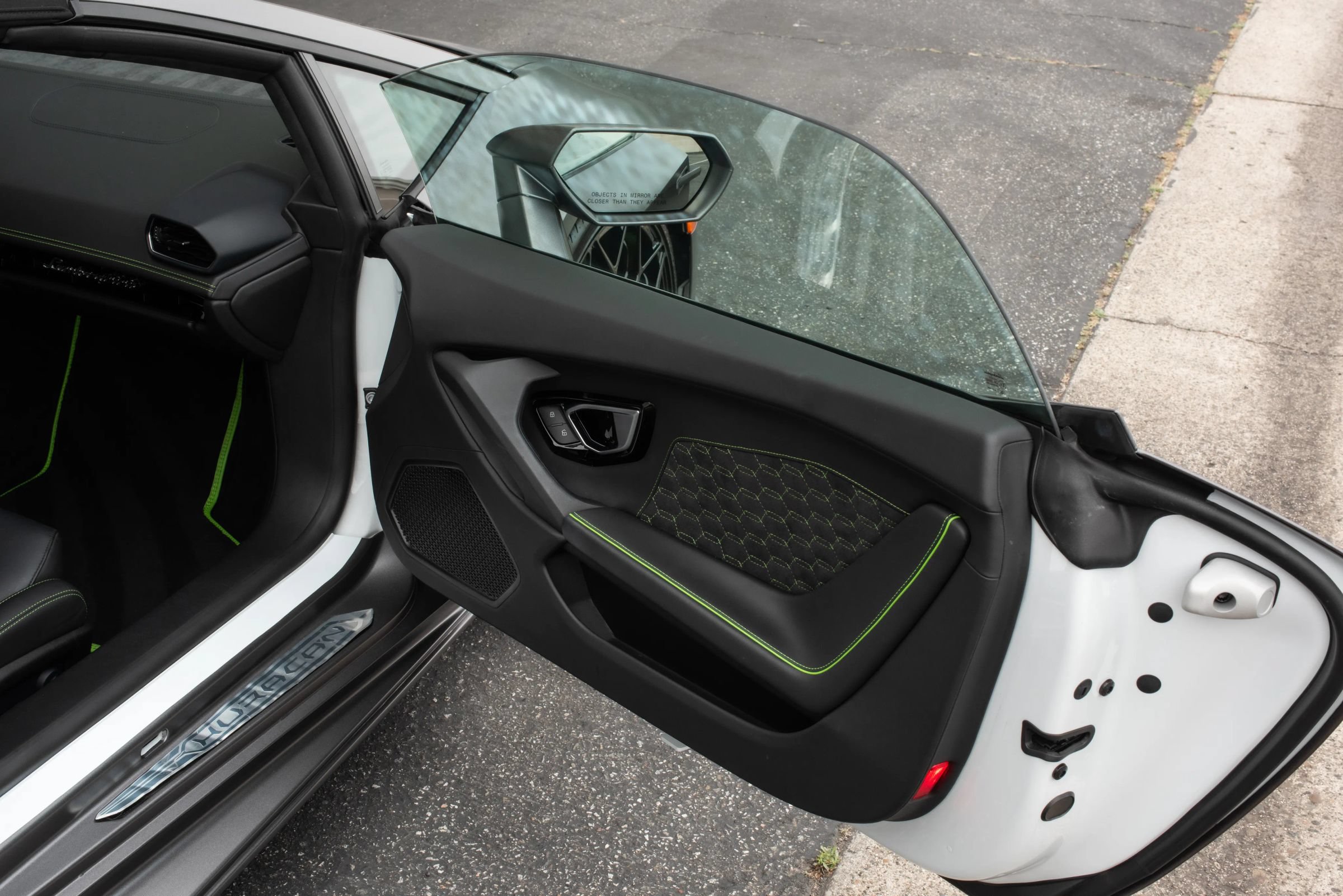 Used 2020 Lamborghini Huracan EVO AWD/4WD image 17