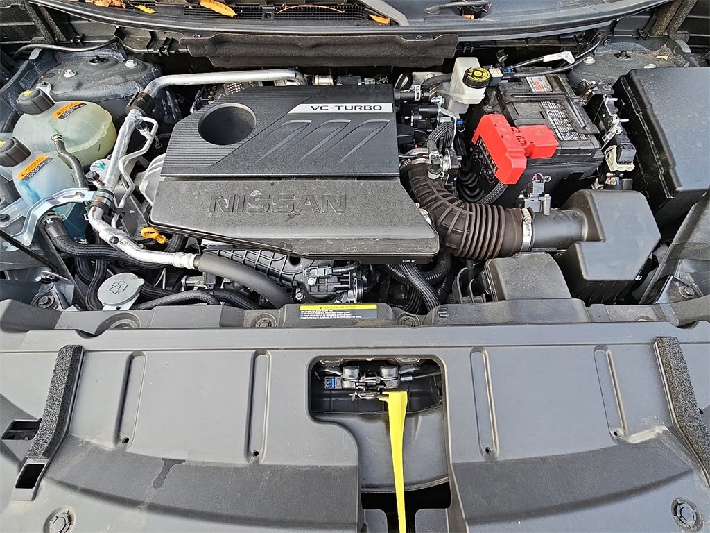 Certified 2025 Nissan Rogue SV image 30