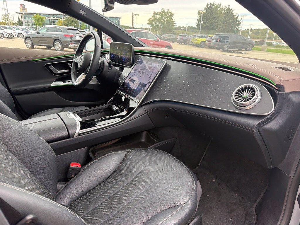 Used 2023 Mercedes-Benz EQE 500 4MATIC Sedan image 19