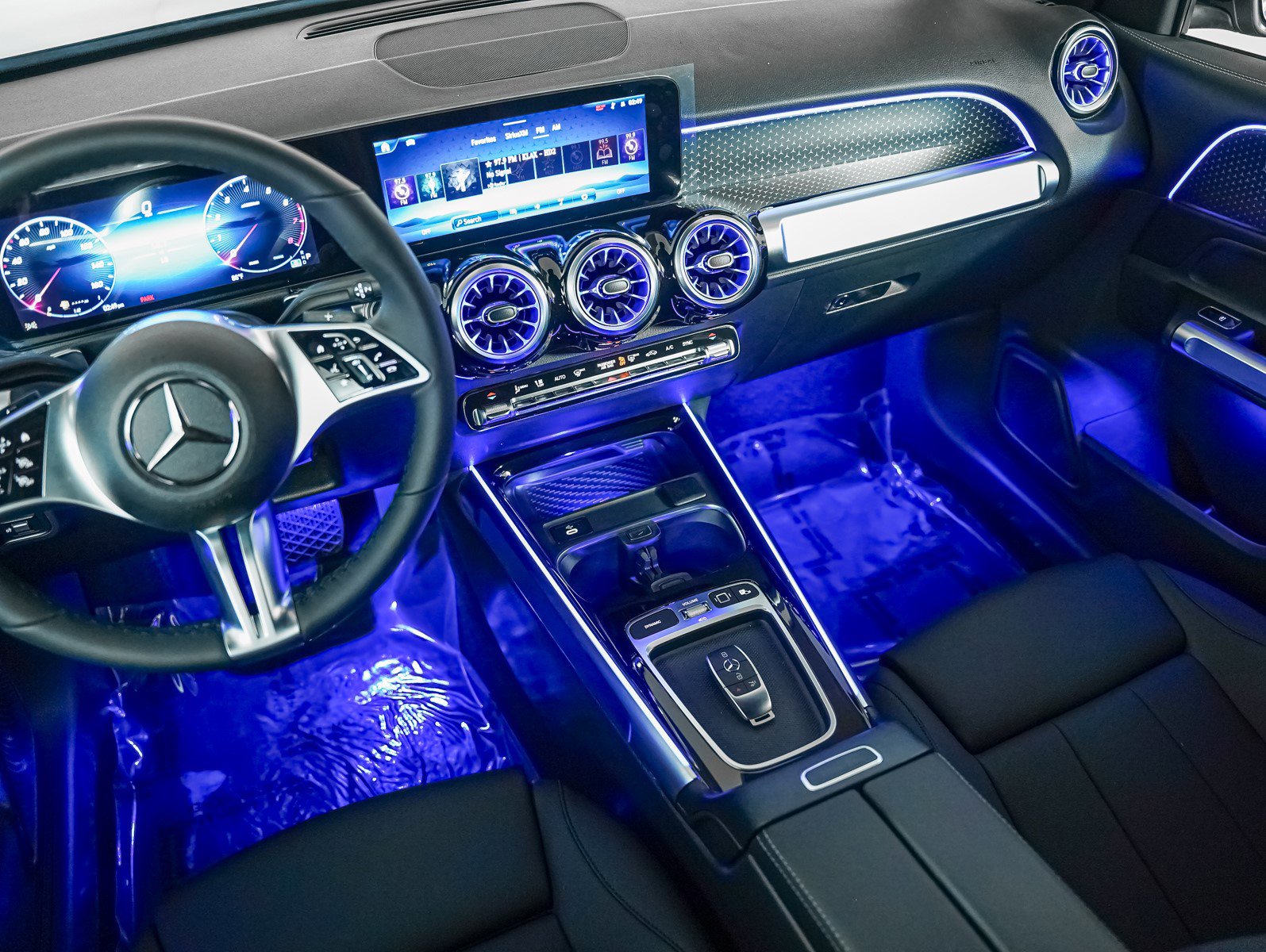 New 2025 Mercedes-Benz GLB 250 4MATIC image 17