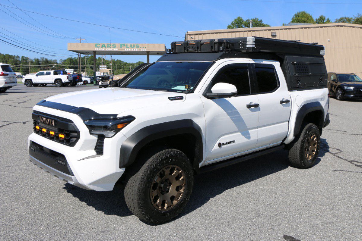 Used 2024 Toyota Tacoma 4x4 Double Cab Hybrid image 1