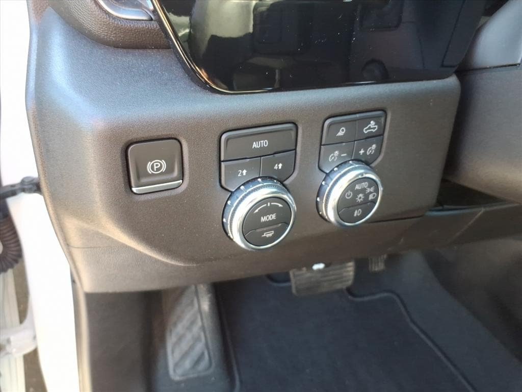 Used 2022 GMC Sierra 1500 SLT w/ SLT Convenience Package AWD/4WD image 18