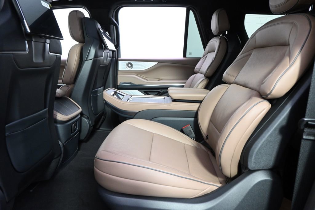 New 2026 Lincoln Navigator L Black Label AWD/4WD image 22