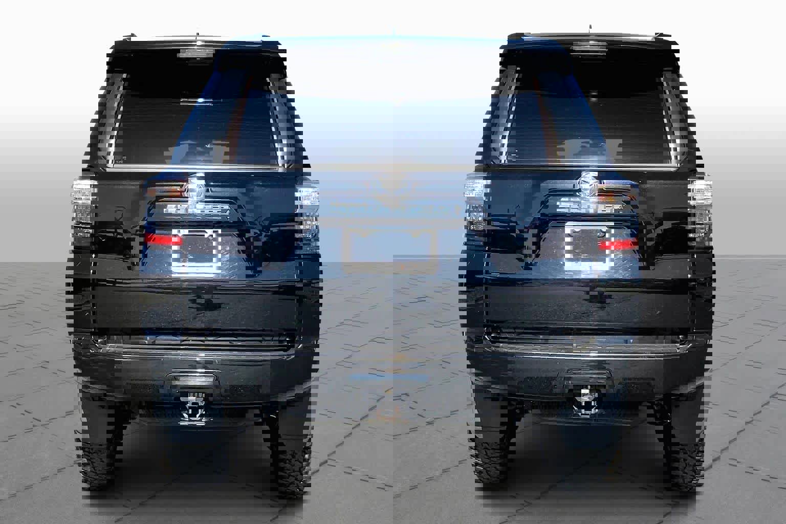 Used 2020 Toyota 4Runner SR5 Premium w/ Moonroof Package AWD/4WD image 4