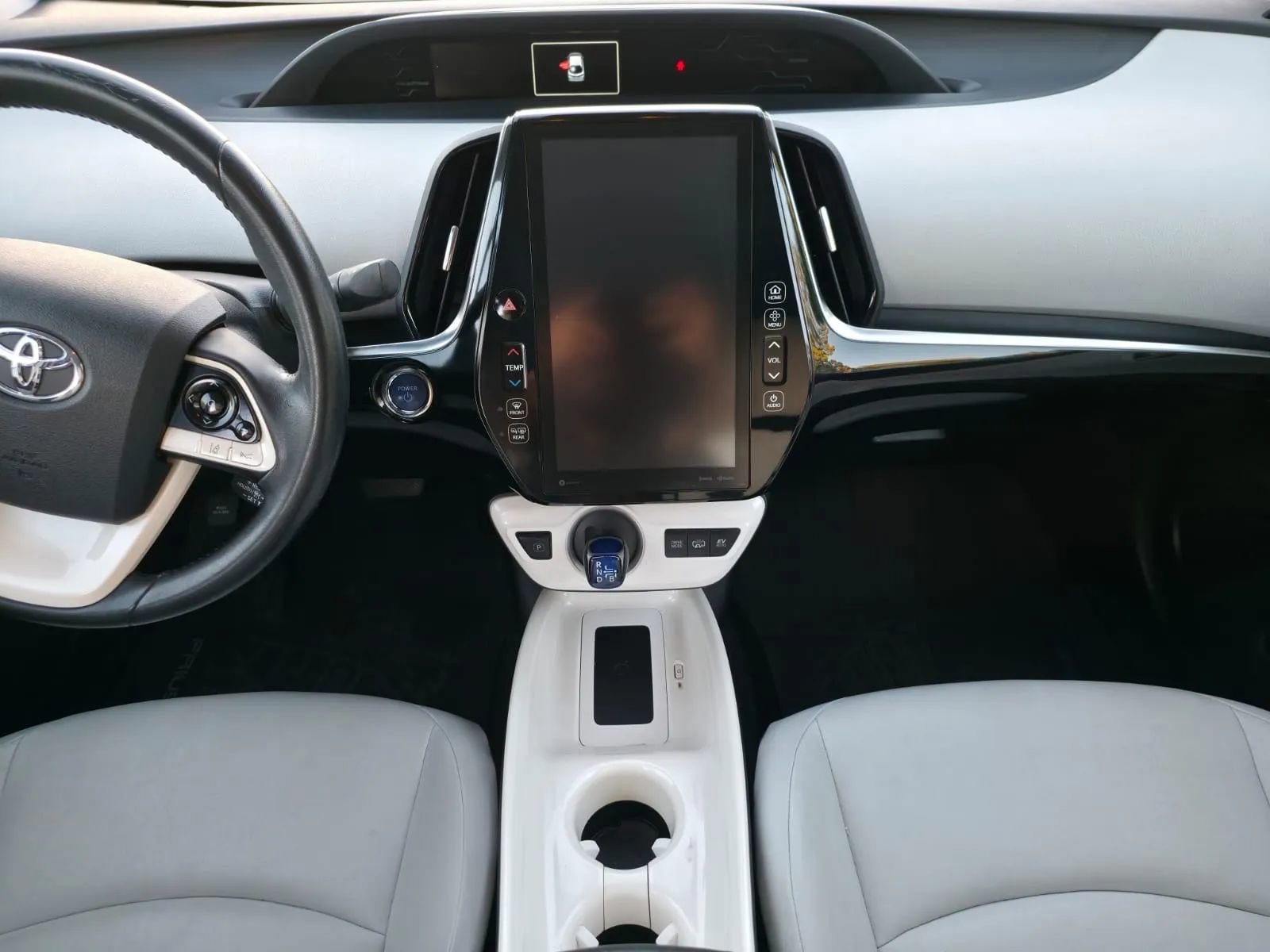 Used 2018 Toyota Prius Prime Premium image 18