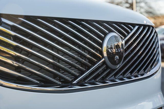 New 2026 Volvo XC90 B6 Plus image 12