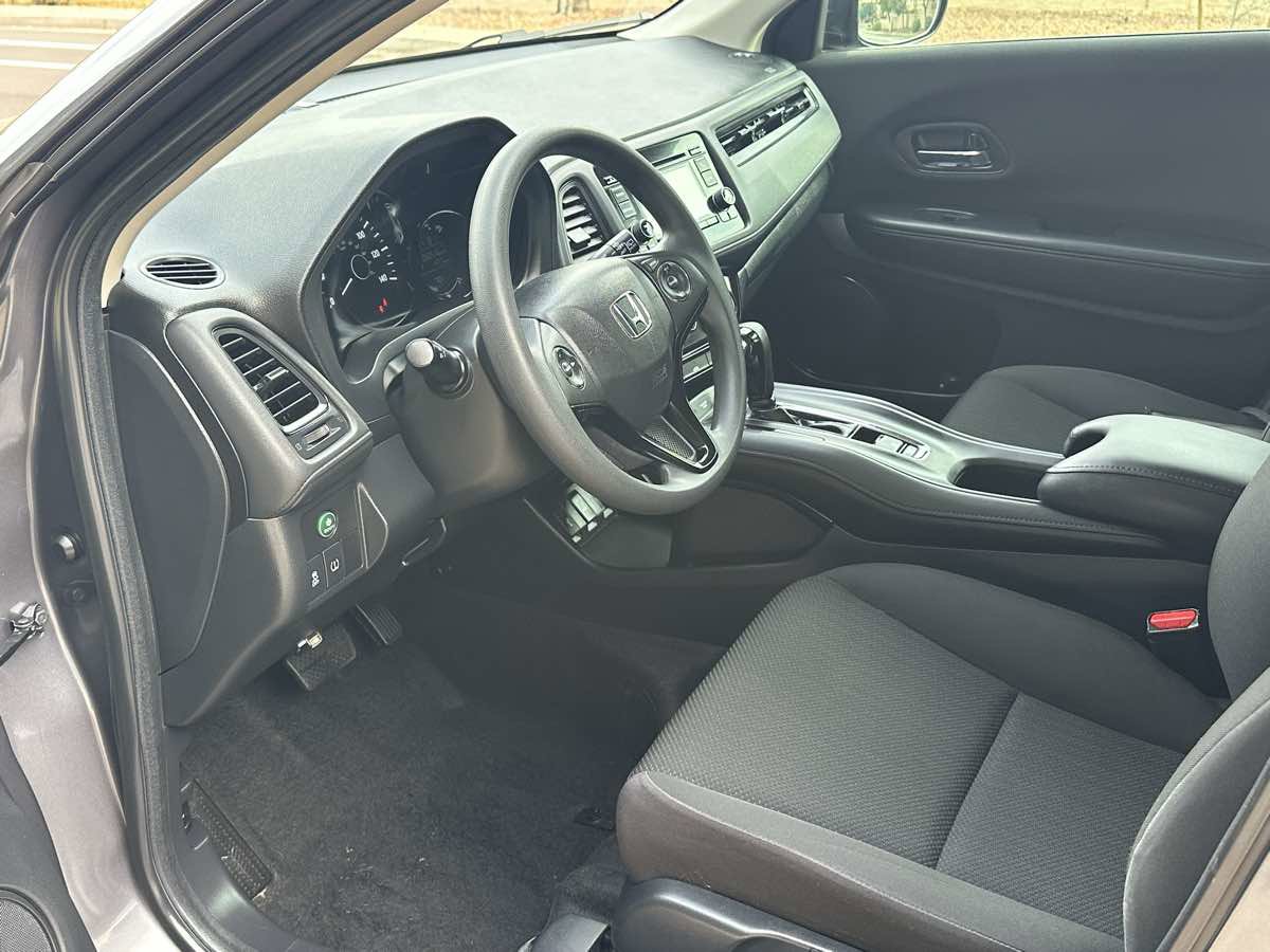 Used 2017 Honda HR-V LX image 12