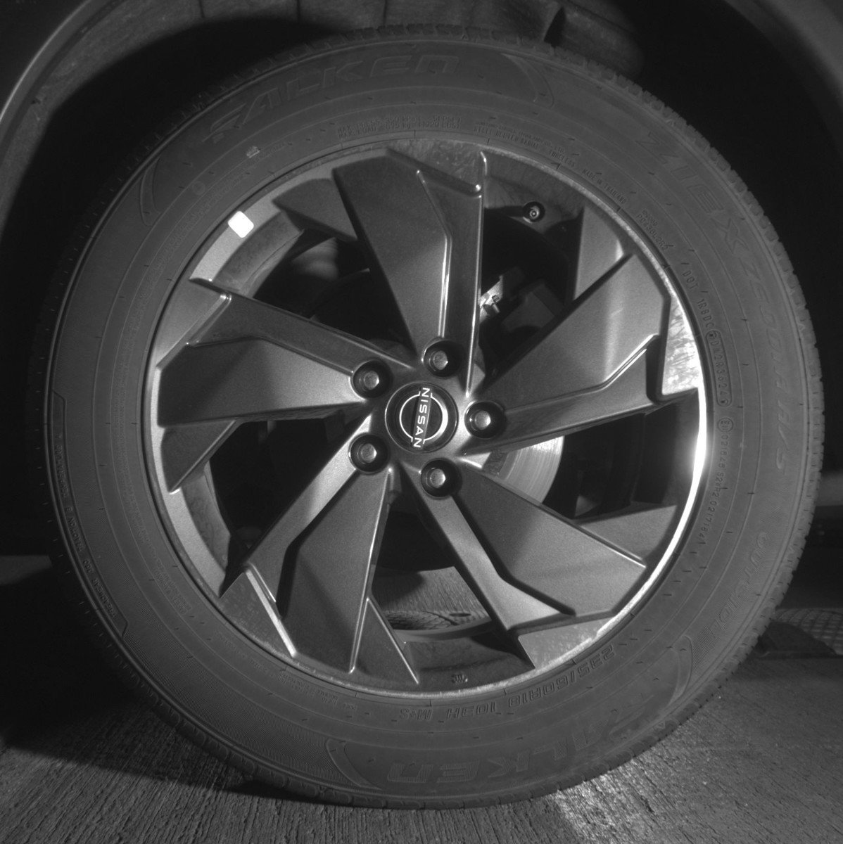 Used 2025 Nissan Rogue SV image 14