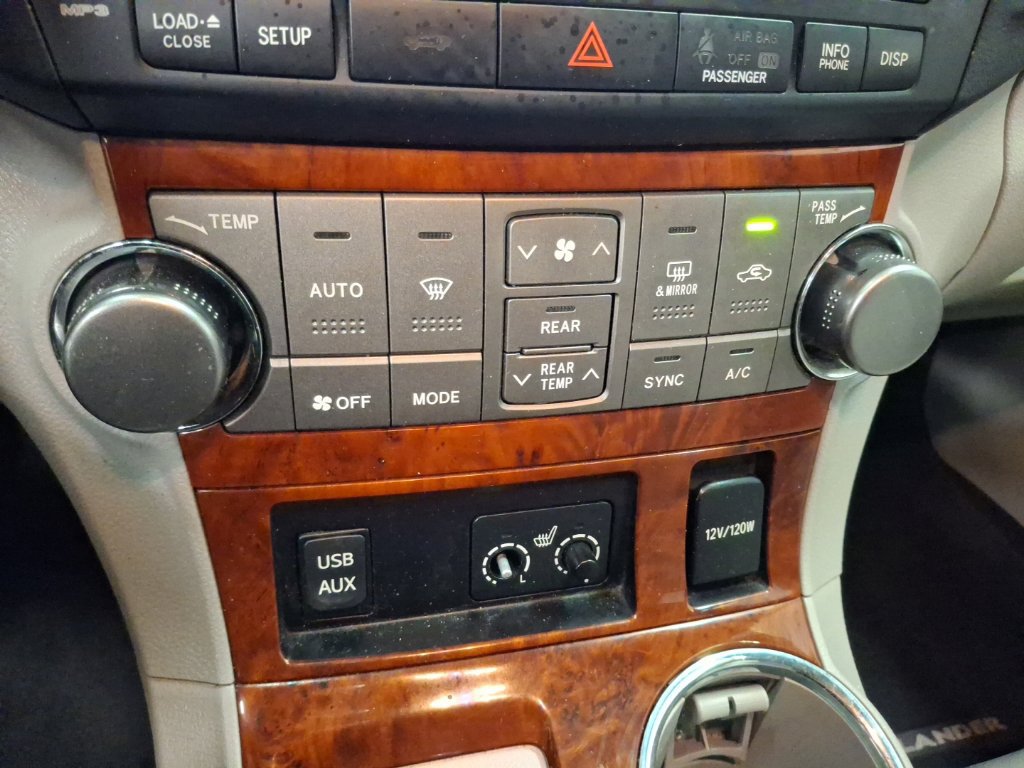 Used 2012 Toyota Highlander Limited w/ Tow Pkg AWD/4WD image 29