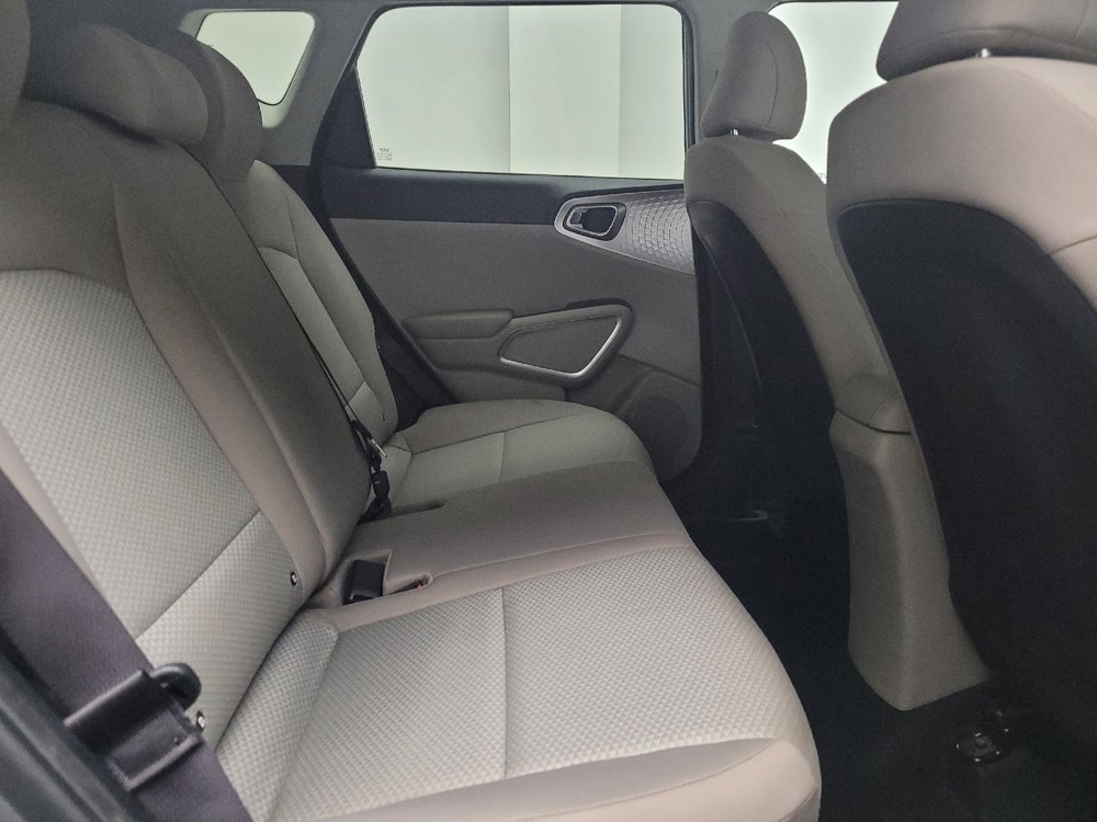 Used 2023 Kia Soul LX w/ LX Technology Package image 19