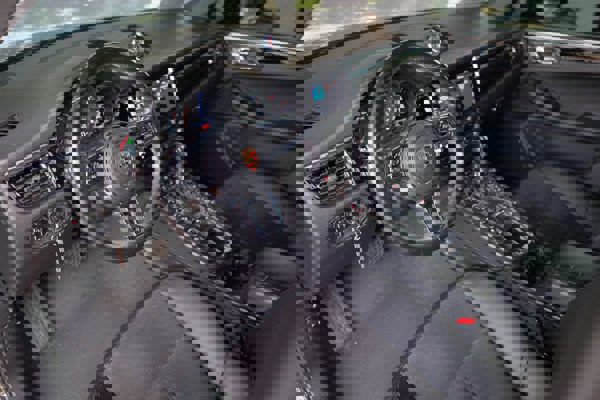 Used 2019 Porsche Macan image 14