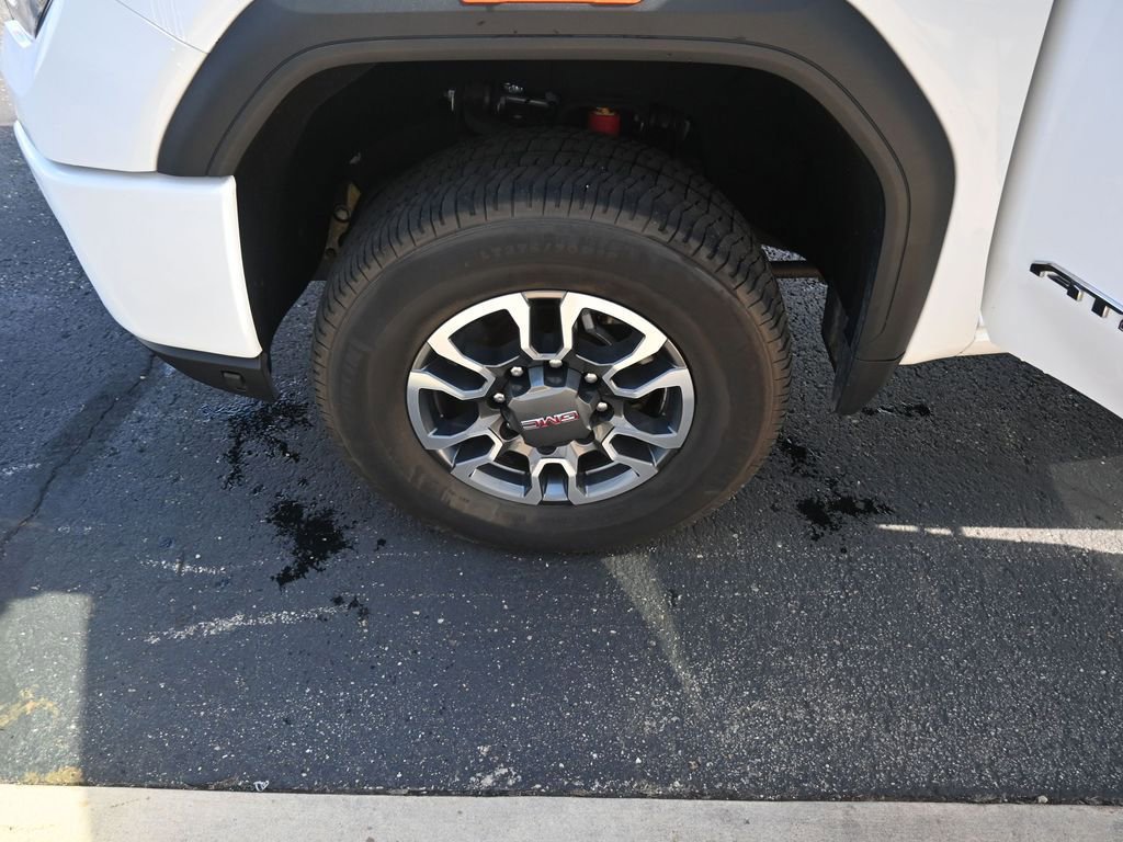 Used 2021 GMC Sierra 2500 AT4 w/ AT4 Preferred Package image 18