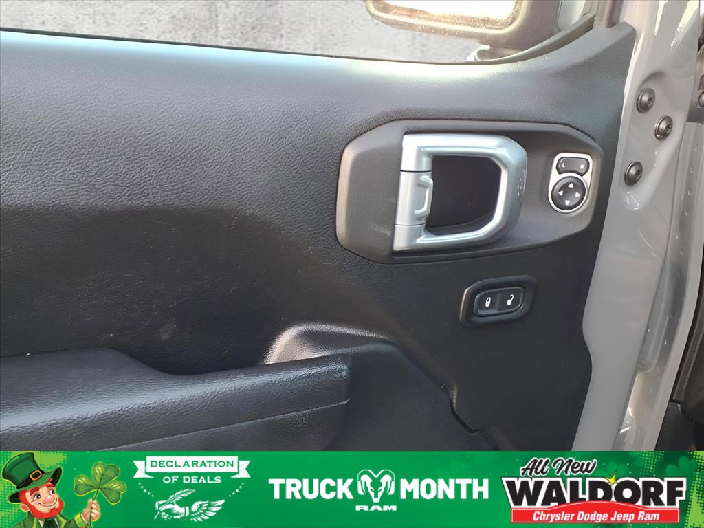 Used 2022 Jeep Gladiator Willys image 7