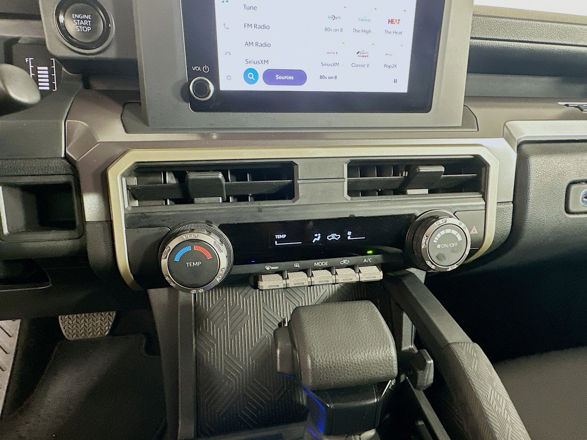 Used 2025 Toyota Tacoma SR5 AWD/4WD image 23