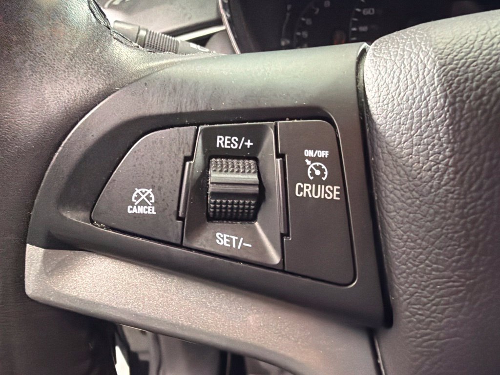 Used 2019 Chevrolet Trax LT w/ LT Convenience Package FWD image 31