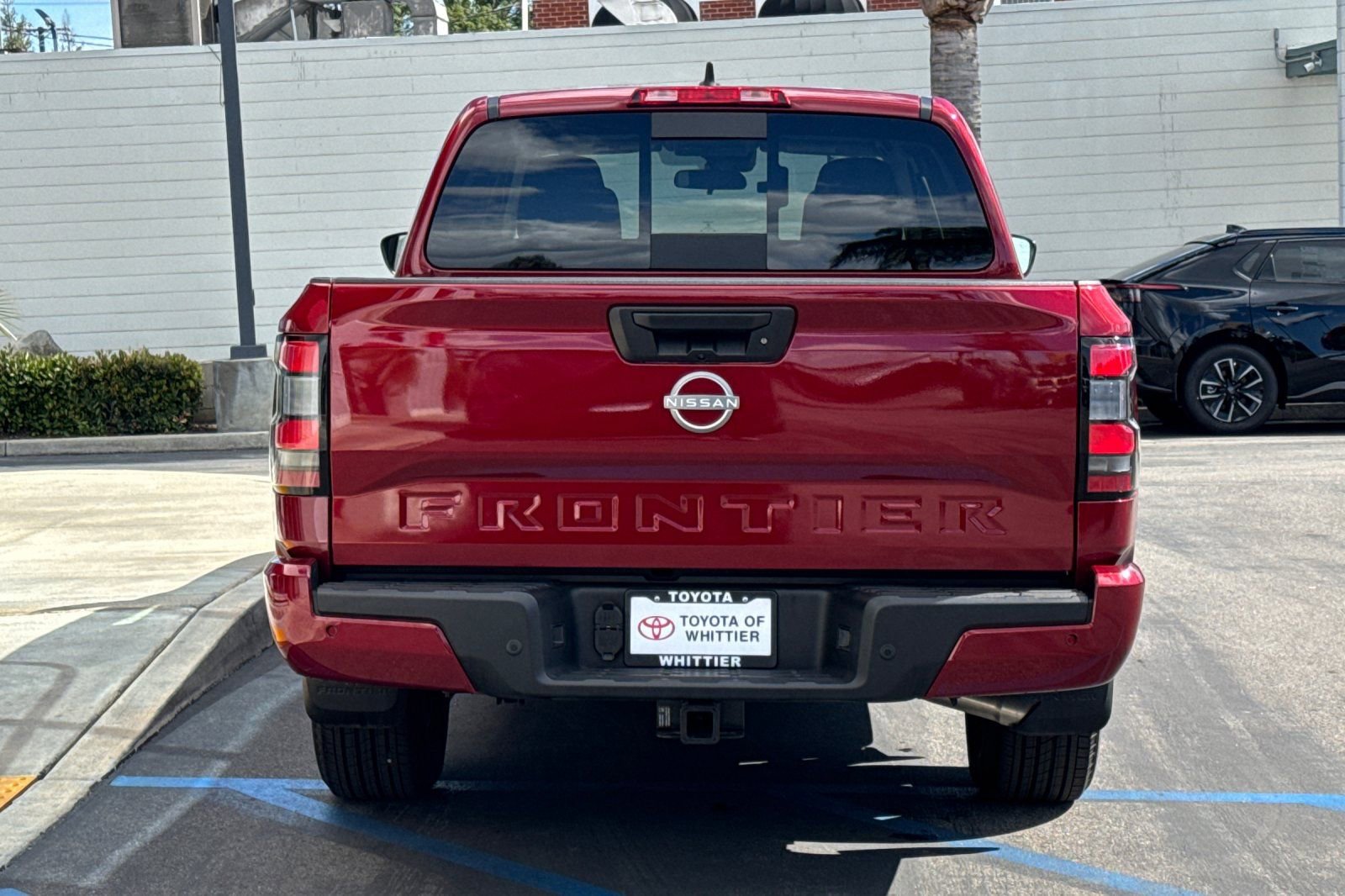 Used 2025 Nissan Frontier SV w/ SV Convenience Package image 6