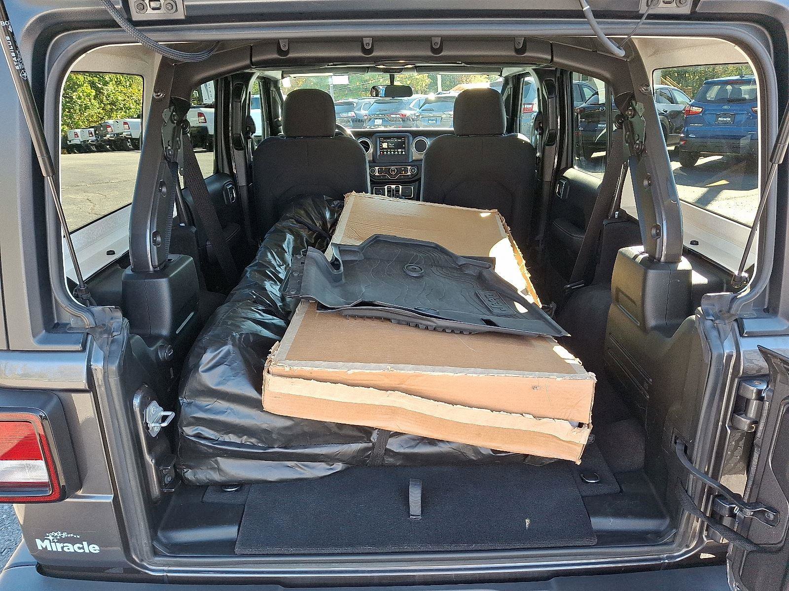 Certified 2021 Jeep Wrangler Unlimited Sahara w/ Dual Top Group image 28