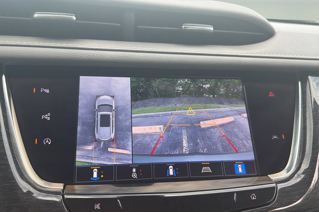 Certified 2024 Cadillac XT6 Premium Luxury w/ Technology Package FWD image 26