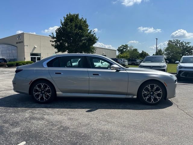 Used 2024 BMW i7 eDrive50 RWD image 8