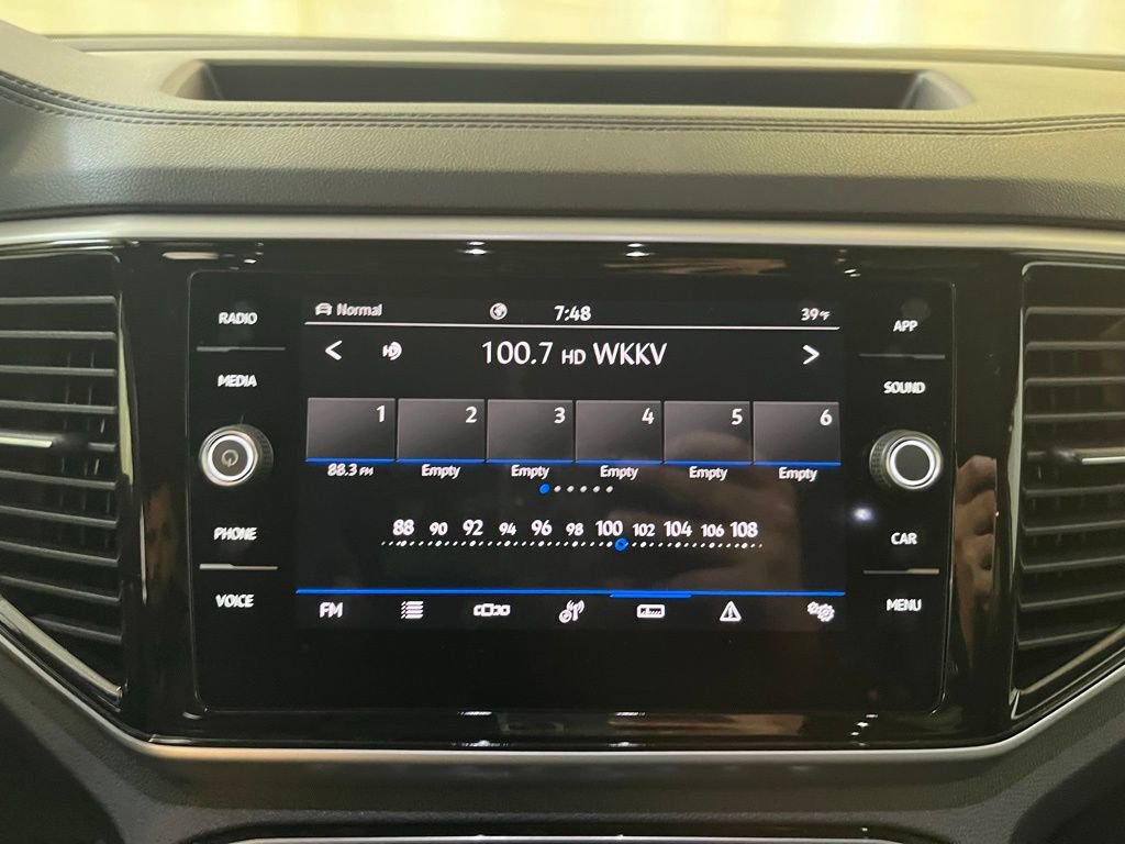 Certified 2023 Volkswagen Atlas Cross Sport SE w/ Panoramic Sunroof Package image 18