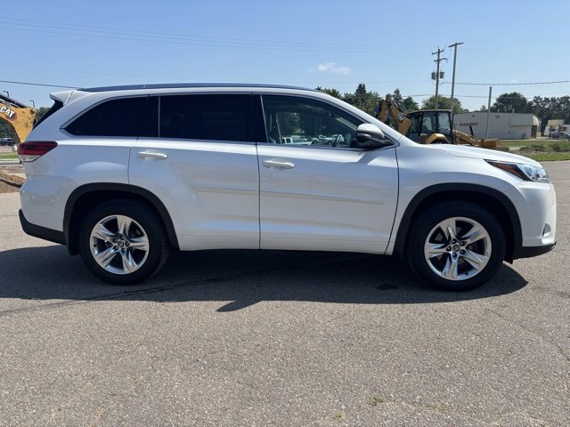 Used 2017 Toyota Highlander Limited image 8