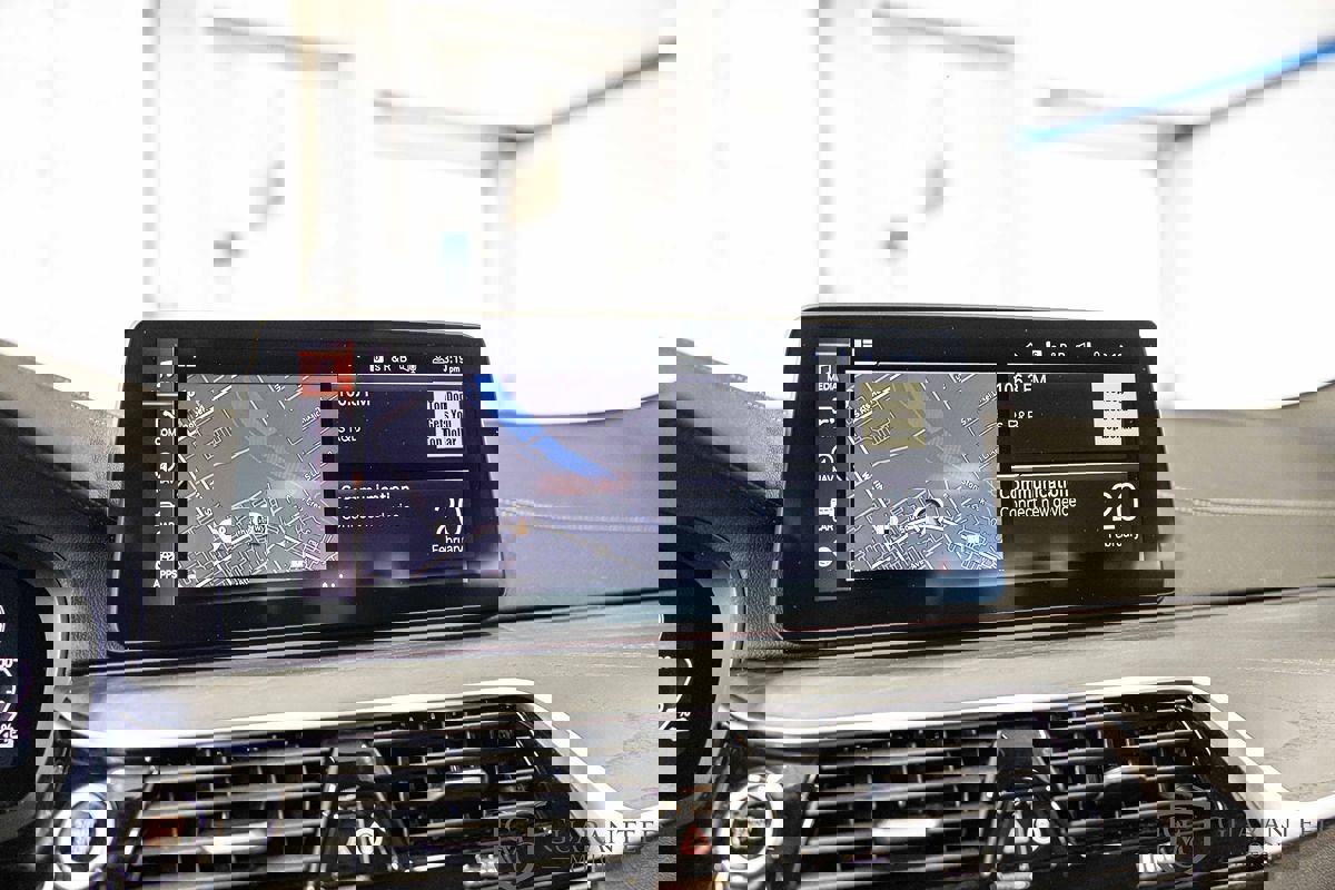 Used 2021 BMW 530e xDrive w/ Executive Package image 29